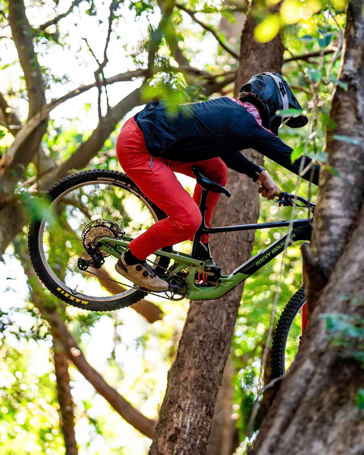 Pantalones Gravity para hombre | Acampanados