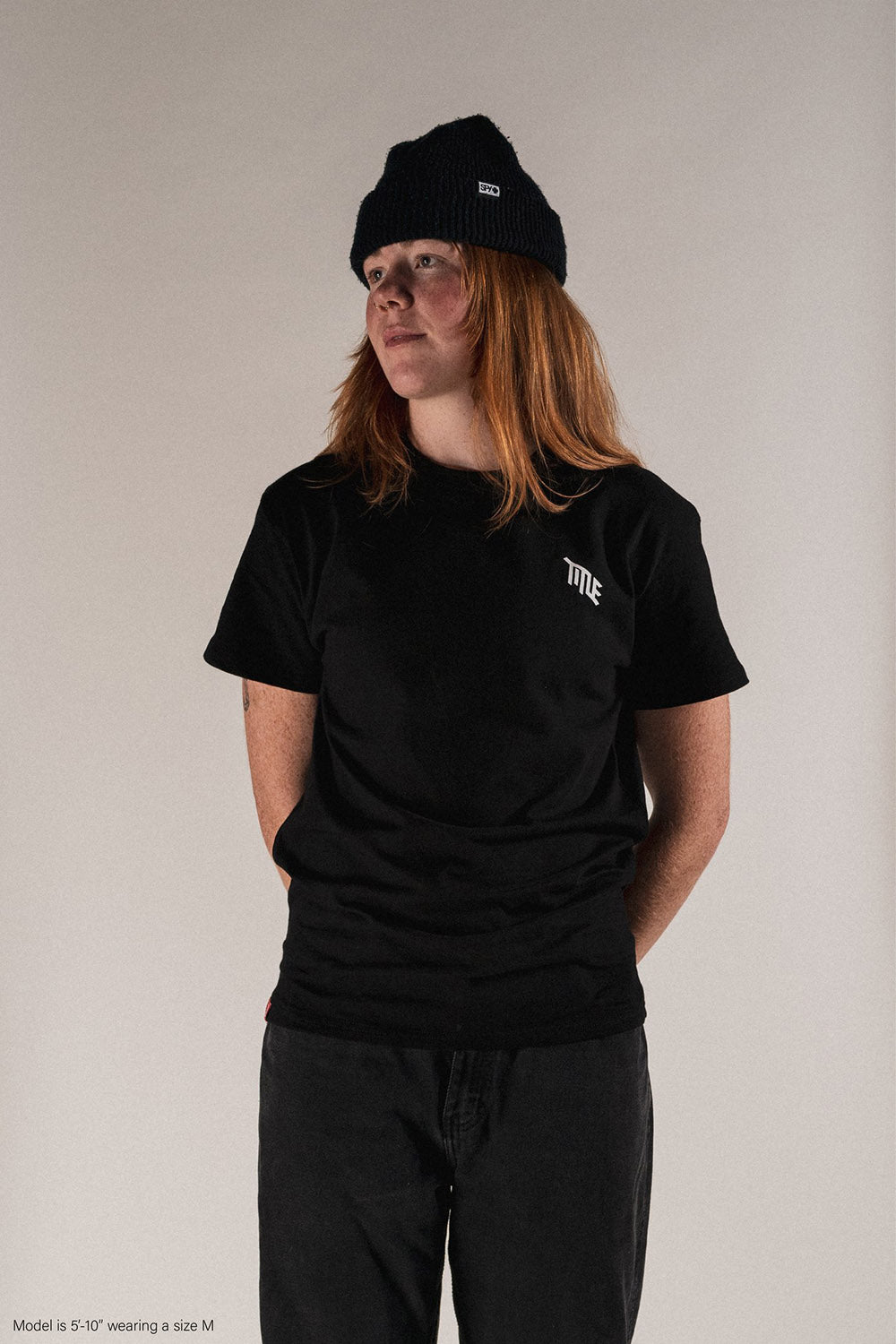 Polera TITLE - Negra