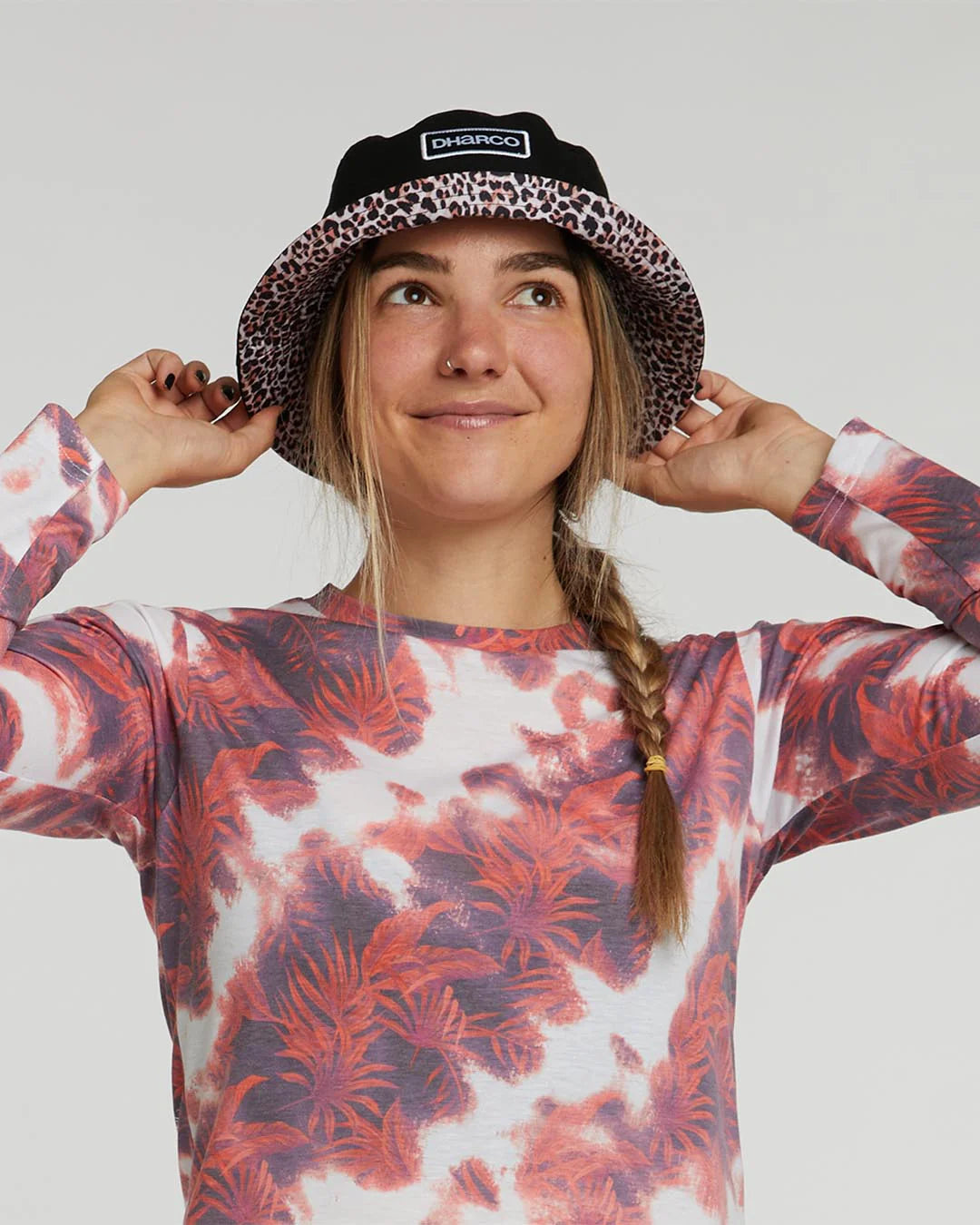 REVERSIBLE BUCKET HAT