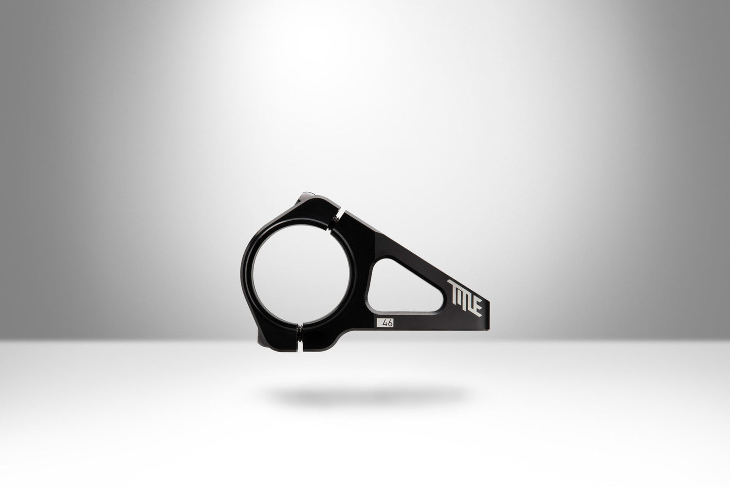 Tee DH DM1 35 mm Negra TITLE