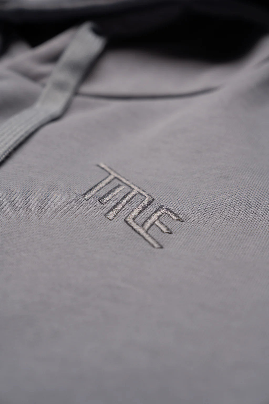Poleron Hoodie TITLE - Negro